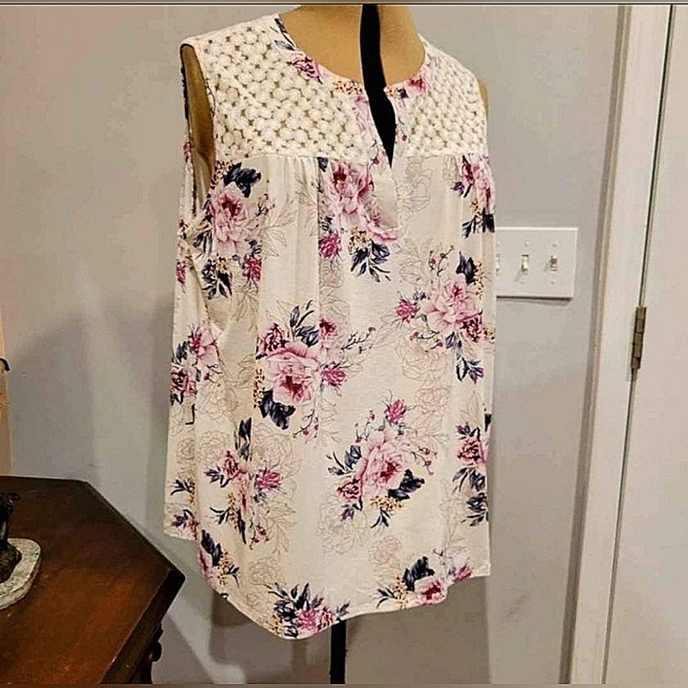 NWOT 2X Lavish Sheer Shoulder Top - Picture 4 of 9
